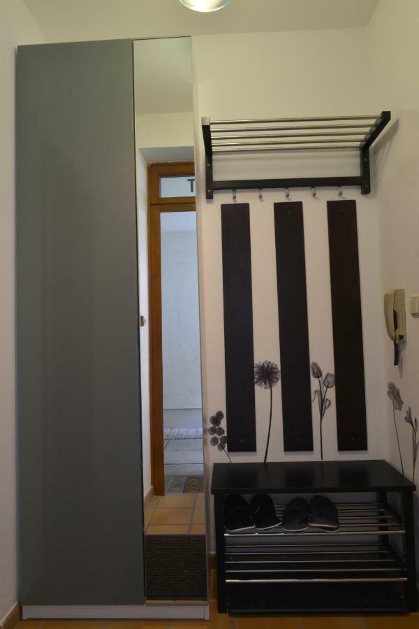Lg Cosy Apartment Korneuburg Exterior photo